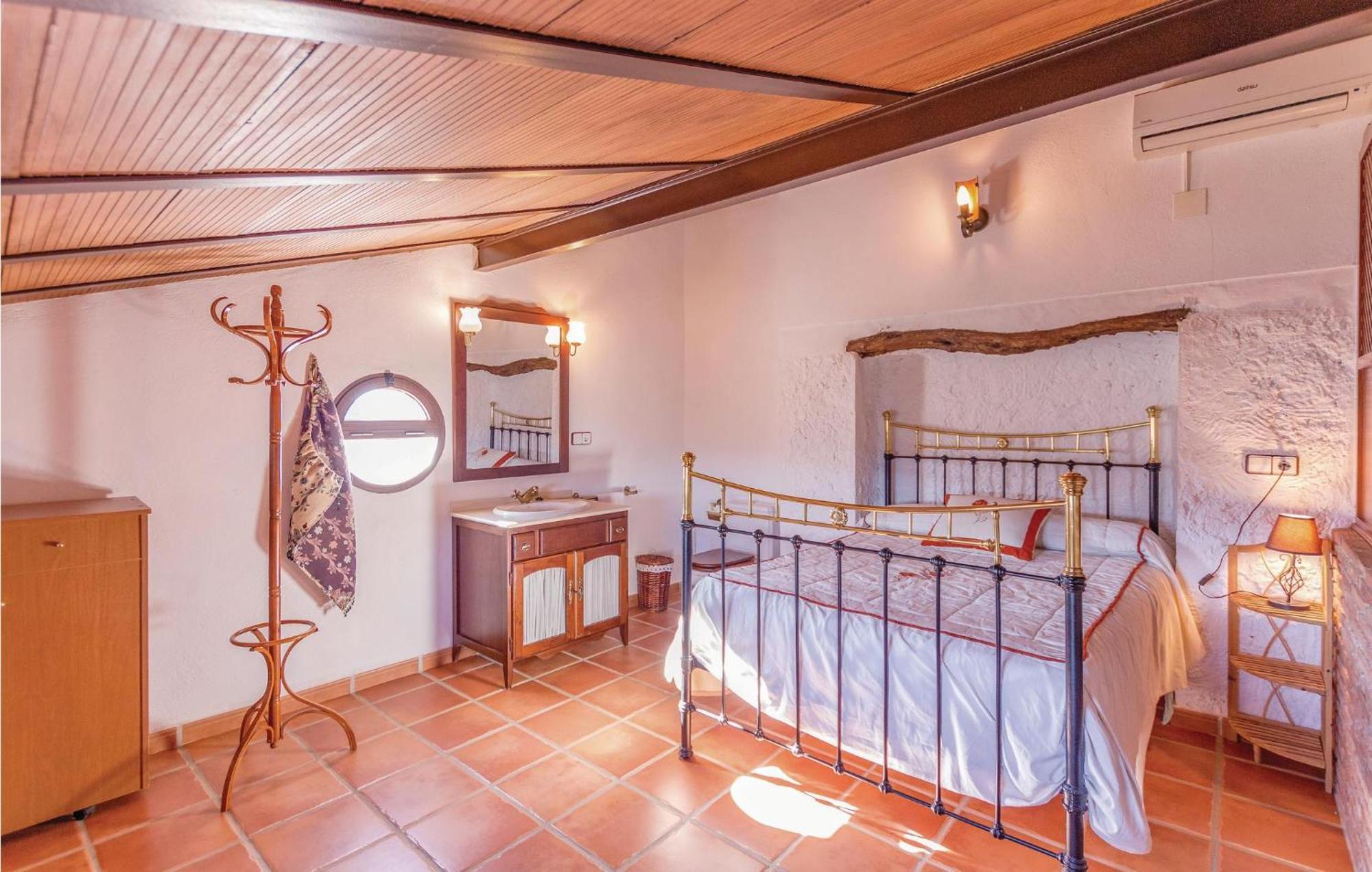 8 Bedroom Lovely Home In Iznajar Exterior photo