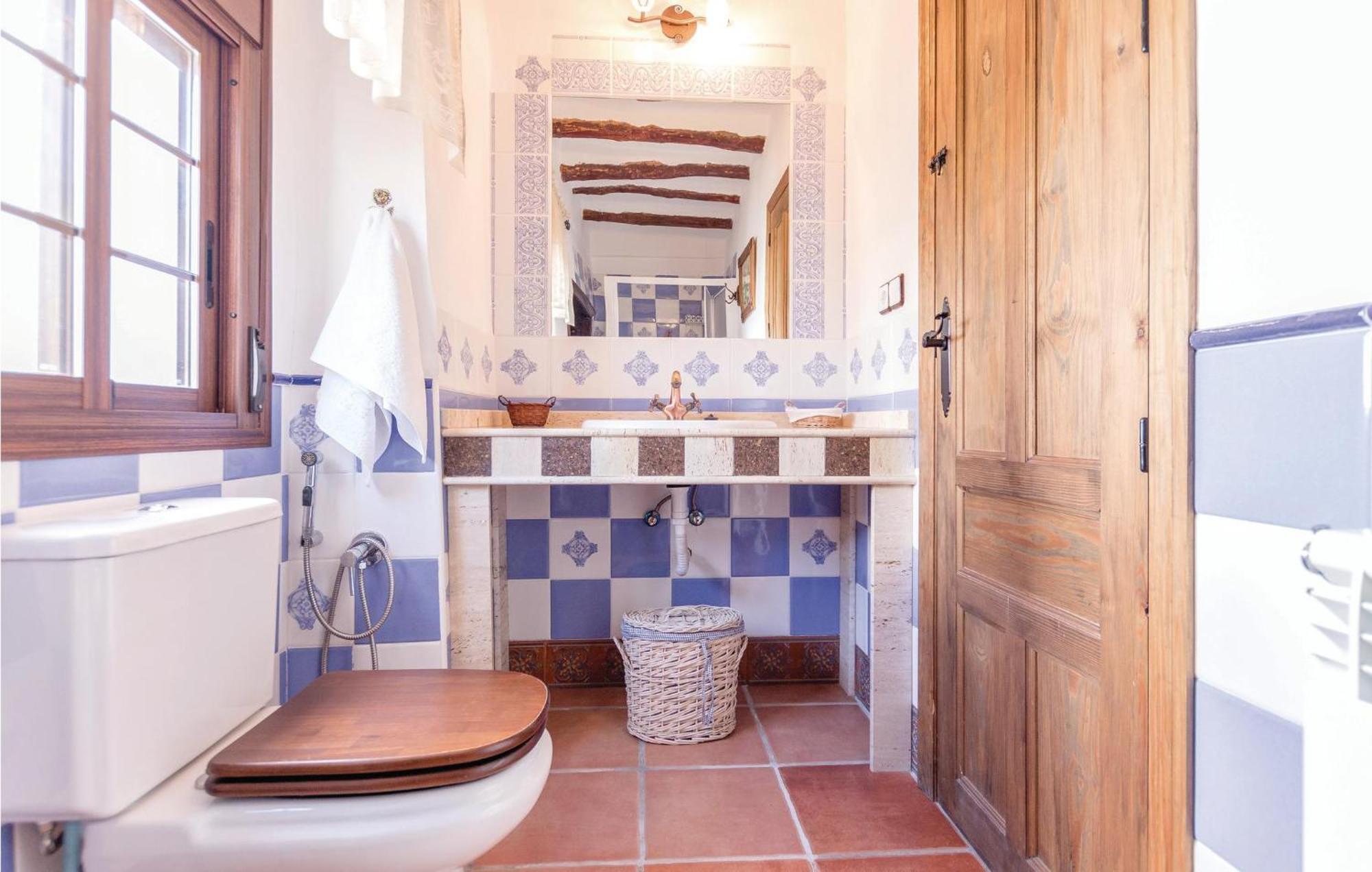 8 Bedroom Lovely Home In Iznajar Exterior photo